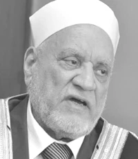 أحمد عمر هاشم